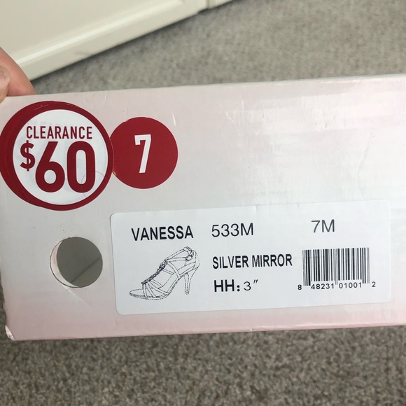 Silver Heels - Picture 5 of 5